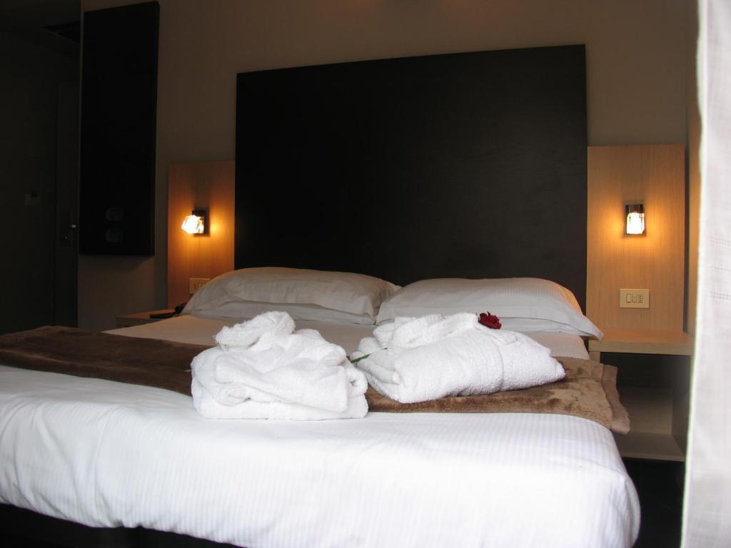 Hotel Aiglon Ріміні Номер фото