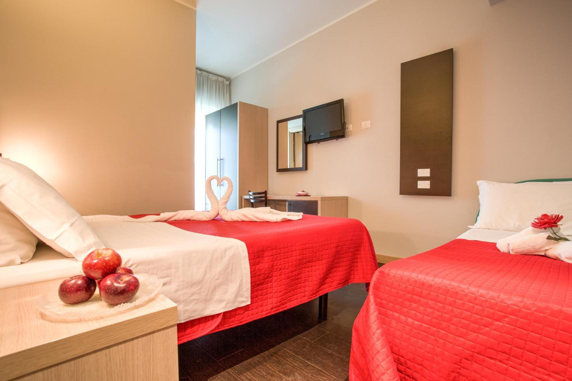 Hotel Aiglon Ріміні Екстер'єр фото
