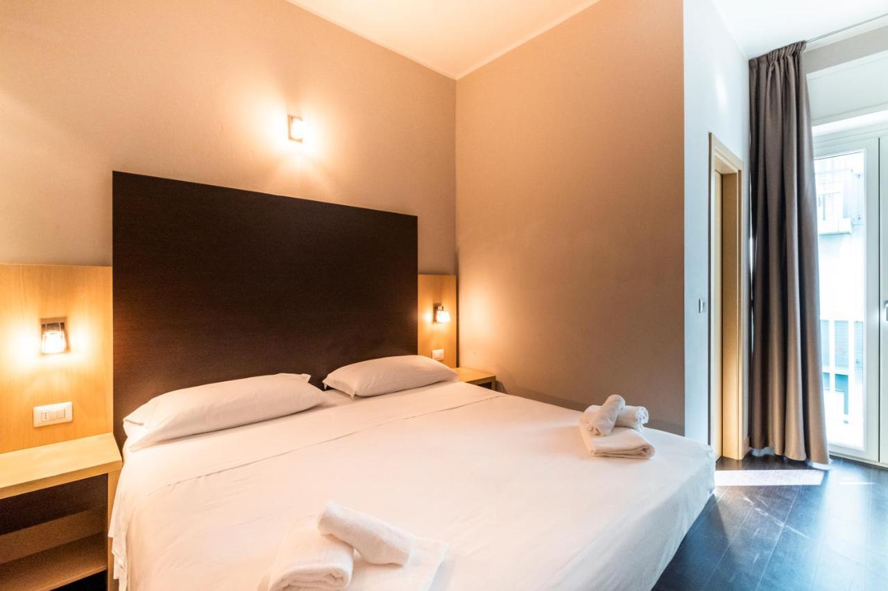 Hotel Aiglon Ріміні Екстер'єр фото